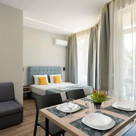 Costa Azzurra Apartments Free Parking 3*