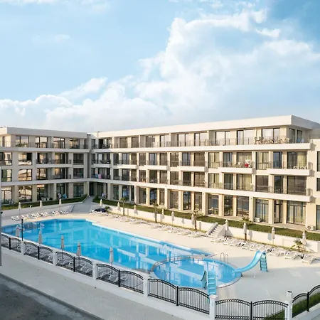 Costa Azzurra Free Parking Apartmanhotel Ahtopol