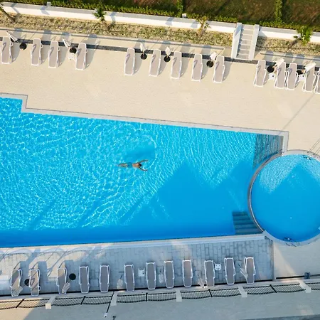 Costa Azzurra Free Parking Apartmanhotel Ahtopol