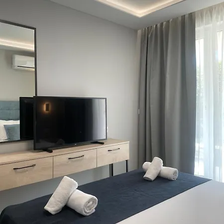 Apartmanhotel Costa Azzurra Free Parking 3*