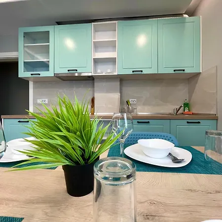 Aparthotel Costa Azzurra Free Parking 3*