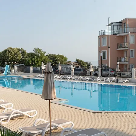 Aparthotel Costa Azzurra Free Parking 3*
