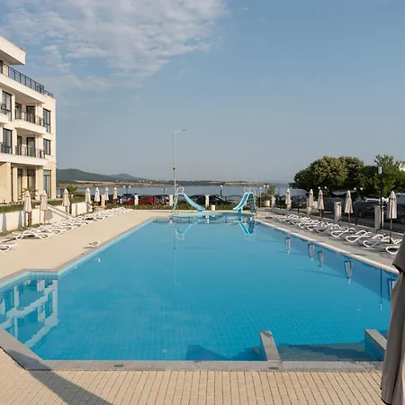 Costa Azzurra Free Parking 3*