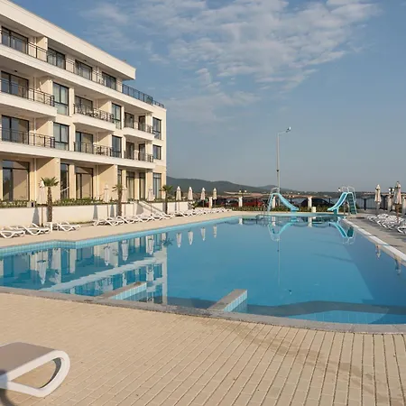 Aparthotel Costa Azzurra Free Parking 3*