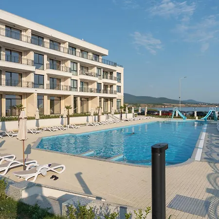 Costa Azzurra Free Parking 3* Ahtopol