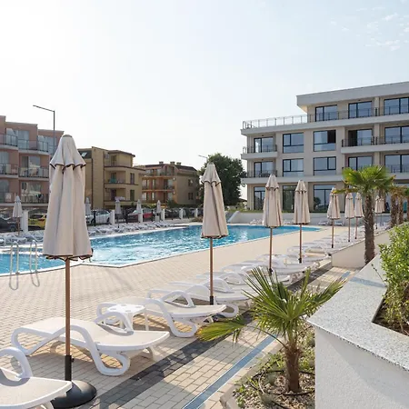 Apartmanhotel Costa Azzurra Free Parking 3*