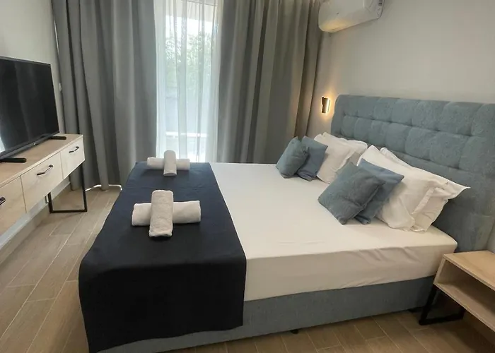 Costa Azzurra 公寓式酒店 阿赫托波尔