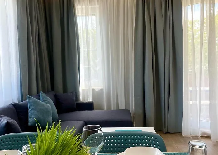 Costa Azzurra 公寓式酒店 3*