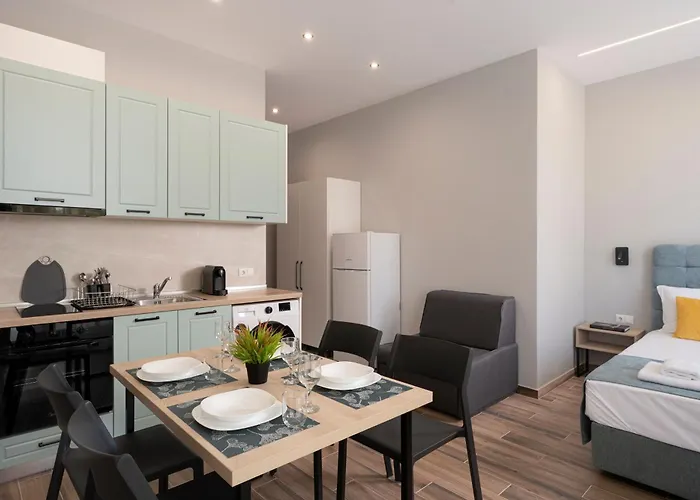 Costa Azzurra 公寓式酒店 阿赫托波尔